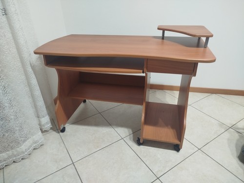 Scrivania porta con ruote - con,